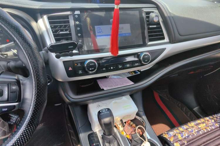 Used Toyota Highlander 2015 2.0T Four-Wheel Drive Luxury Edition 7-Seater Audio And AC Panel