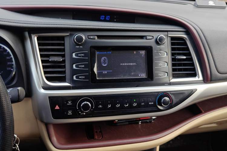 Used Toyota Highlander 2015 2.0T Two-Wheel Drive Elite Edition 7 Seats Audio And AC Panel