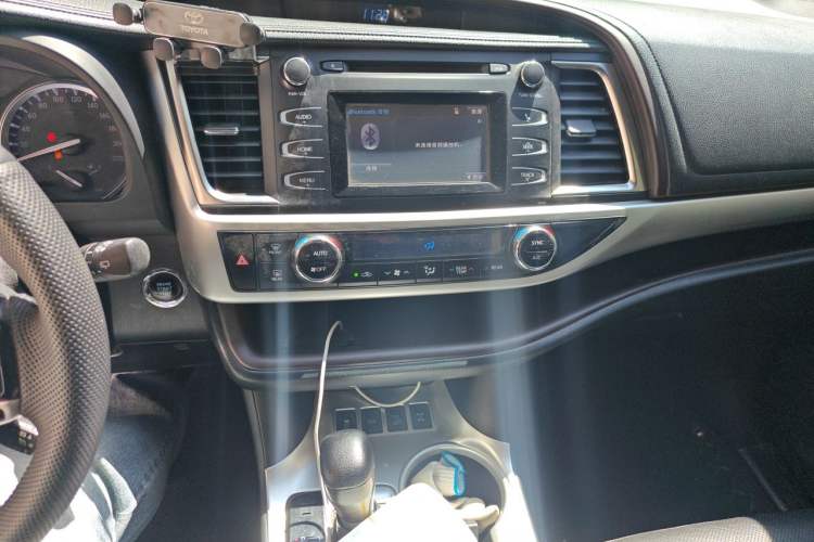 Used Toyota Highlander 2015 2.0T Four-Wheel Drive Luxury Edition 7-Seater Audio And AC Panel