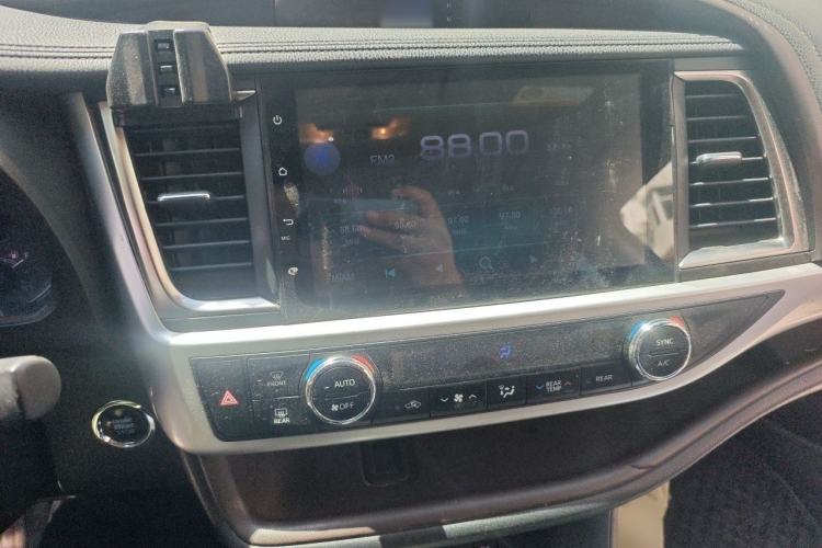 Used Toyota Highlander 2015 2.0T Four-Wheel Drive Luxury Edition 7-Seater Audio And AC Panel