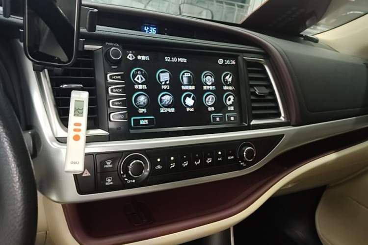 Used Toyota Highlander 2015 2.0T Two-Wheel Drive Elite Edition 5 Seats Audio And AC Panel