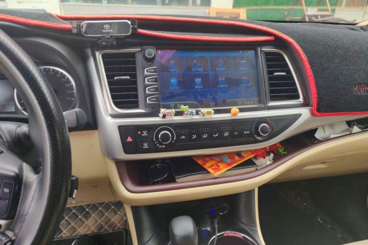 Used Toyota Highlander 2015 2.0T Two-Wheel Drive Elite Edition 5 Seats Audio And AC Panel