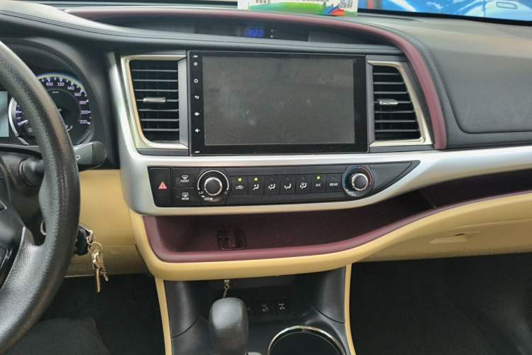 Used Toyota Highlander 2015 2.0T Four-Wheel Drive Elite Edition 7-Seater Audio And AC Panel