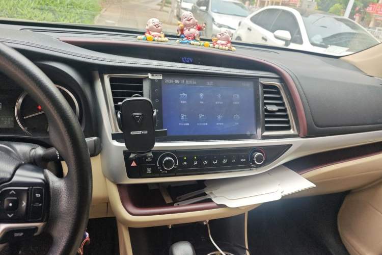 Used Toyota Highlander 2015 2.0T Four-Wheel Drive Elite Edition 7-Seater Audio And AC Panel