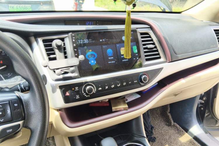 Used Toyota Highlander 2015 2.0T Two-Wheel Drive Elite Edition 5 Seats Audio And AC Panel