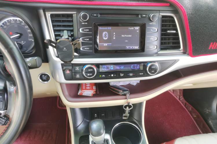 Used Toyota Highlander 2015 2.0T Two-Wheel Drive Luxury Edition 7 Seats Audio And AC Panel