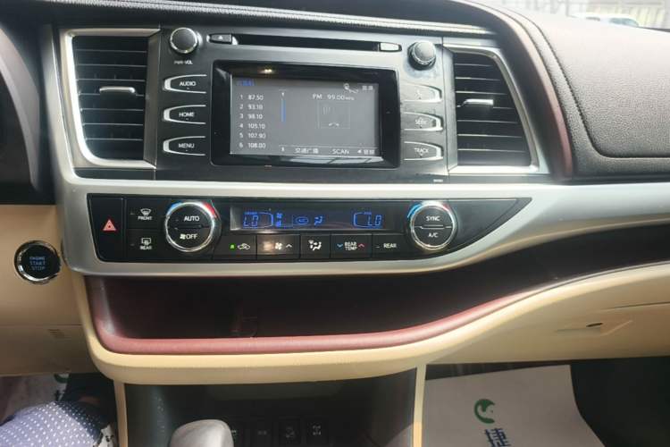 Used Toyota Highlander 2015 2.0T Four-Wheel Drive Luxury Edition 7-Seater Audio And AC Panel