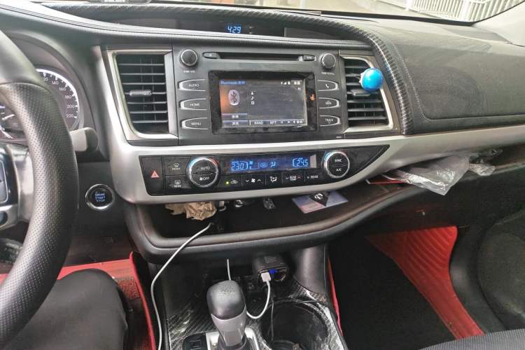 Used Toyota Highlander 2015 2.0T Four-Wheel Drive Luxury Edition 7-Seater Audio And AC Panel
