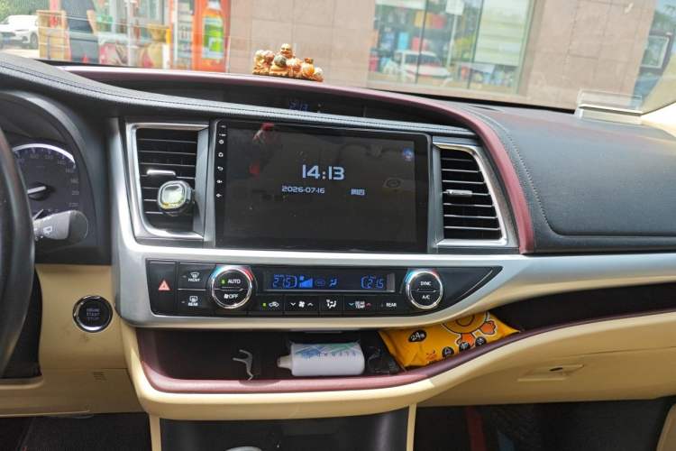 Used Toyota Highlander 2015 2.0T Four-Wheel Drive Luxury Edition 7-Seater Audio And AC Panel