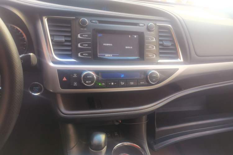 Used Toyota Highlander 2015 2.0T Four-Wheel Drive Luxury Edition 7-Seater Audio And AC Panel