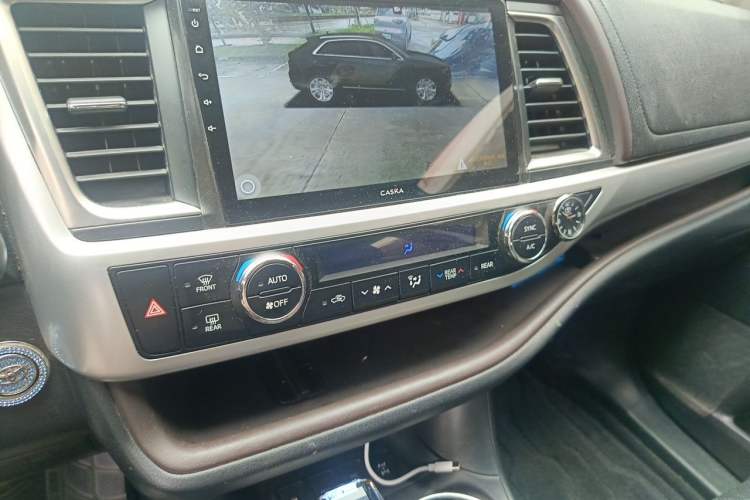 Used Toyota Highlander 2015 2.0T Four-Wheel Drive Luxury Edition 7-Seater Audio And AC Panel