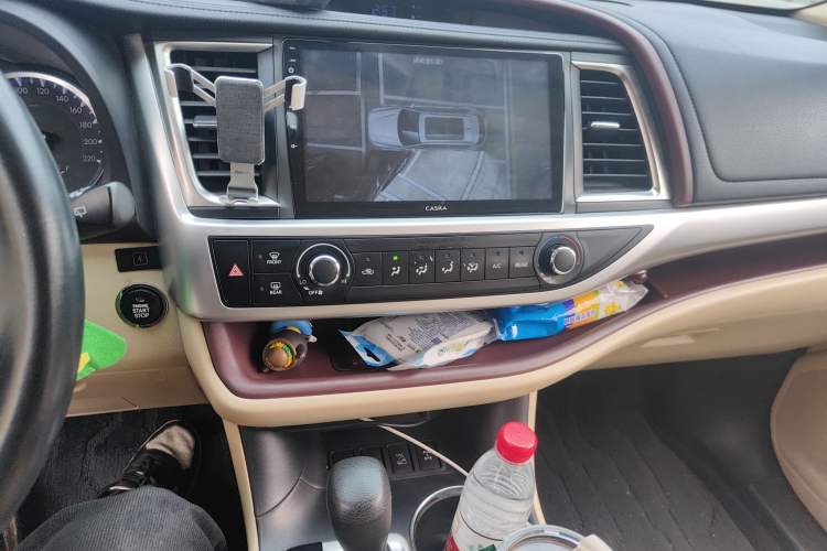 Used Toyota Highlander 2015 2.0T Four-Wheel Drive Elite Edition 7-Seater Audio And AC Panel