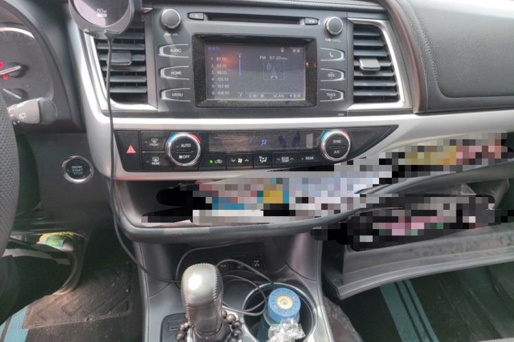 Used Toyota Highlander 2015 2.0T Four-Wheel Drive Luxury Edition 7-Seater Audio And AC Panel