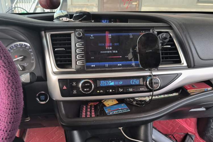 Used Toyota Highlander 2015 2.0T Four-Wheel Drive Luxury Edition 7-Seater Audio And AC Panel