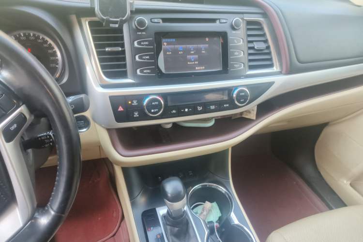 Used Toyota Highlander 2015 2.0T Four-Wheel Drive Luxury Edition 7-Seater Audio And AC Panel