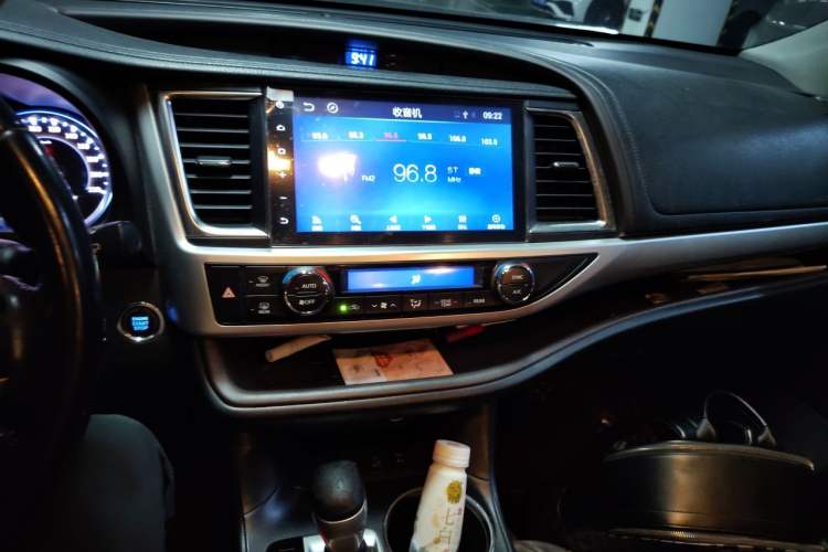 Used Toyota Highlander 2015 2.0T Four-Wheel Drive Luxury Edition 7-Seater Audio And AC Panel