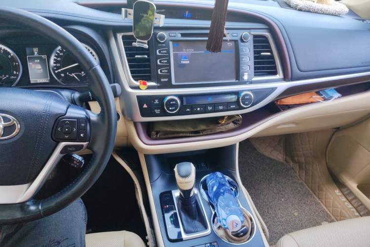 Used Toyota Highlander 2015 2.0T Four-Wheel Drive Ultimate Edition 7-Seater Audio And AC Panel