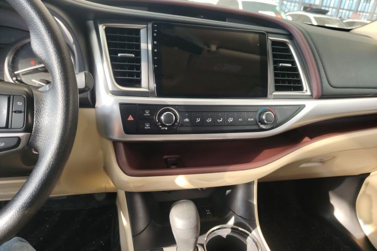 Used Toyota Highlander 2015 2.0T Four-Wheel Drive Elite Edition 7-Seater Audio And AC Panel