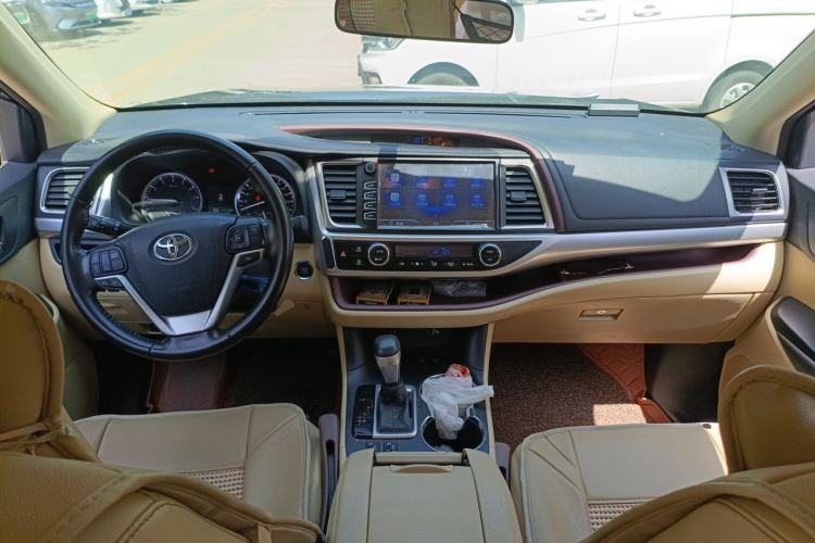 Used Toyota Highlander 2015 2.0T Four-Wheel Drive Luxury Edition 7-Seater Center Console