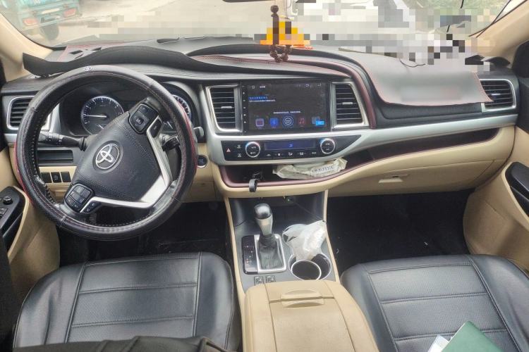 Used Toyota Highlander 2015 2.0T Two-Wheel Drive Luxury Edition 7 Seats Center Console