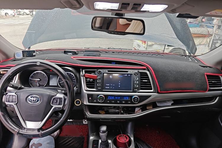Used Toyota Highlander 2015 2.0T Four-Wheel Drive Luxury Edition 7-Seater Center Console