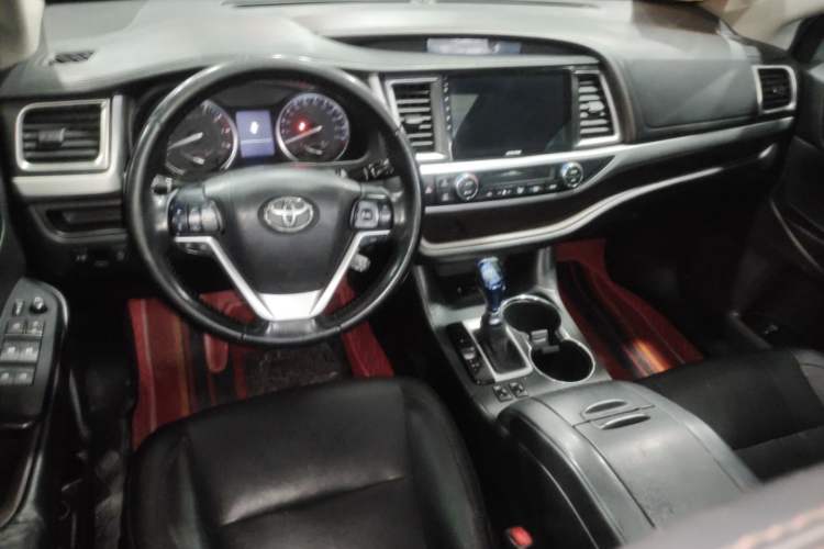 Used Toyota Highlander 2015 2.0T Four-Wheel Drive Luxury Edition 7-Seater Center Console
