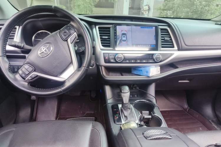 Used Toyota Highlander 2015 2.0T Four-Wheel Drive Luxury Edition 7-Seater Center Console