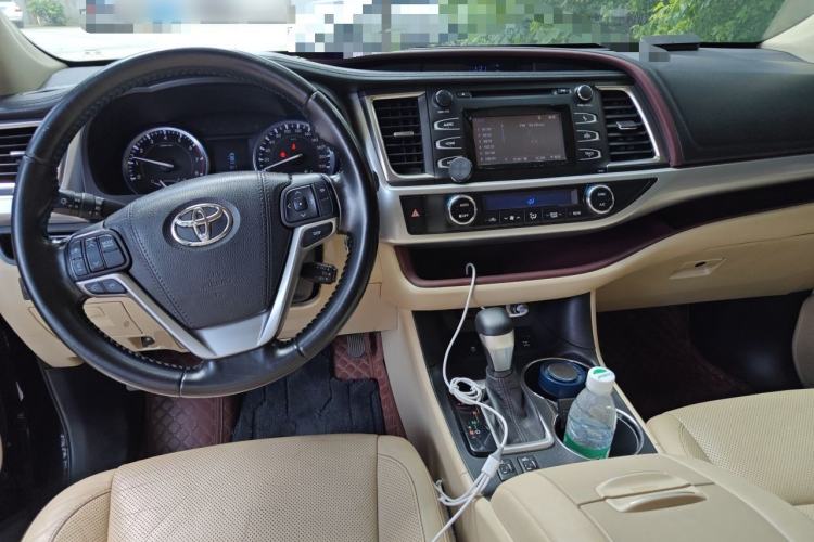 Used Toyota Highlander 2015 2.0T Four-Wheel Drive Luxury Edition 7-Seater Center Console