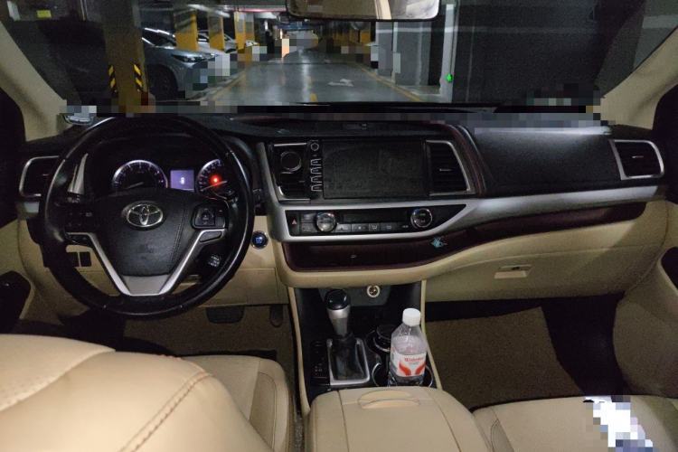 Used Toyota Highlander 2015 2.0T Four-Wheel Drive Luxury Edition 7-Seater Center Console