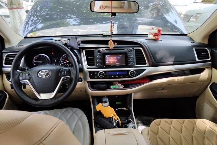 Used Toyota Highlander 2015 2.0T Four-Wheel Drive Luxury Edition 7-Seater Center Console