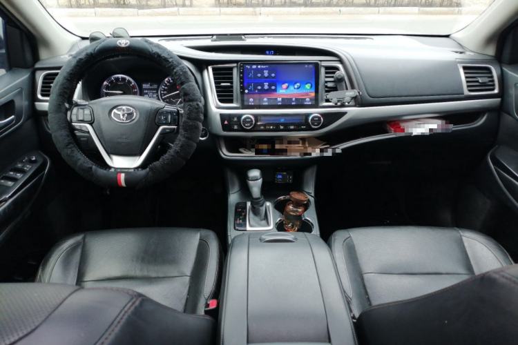 Used Toyota Highlander 2015 2.0T Two-Wheel Drive Luxury Edition 7 Seats Center Console