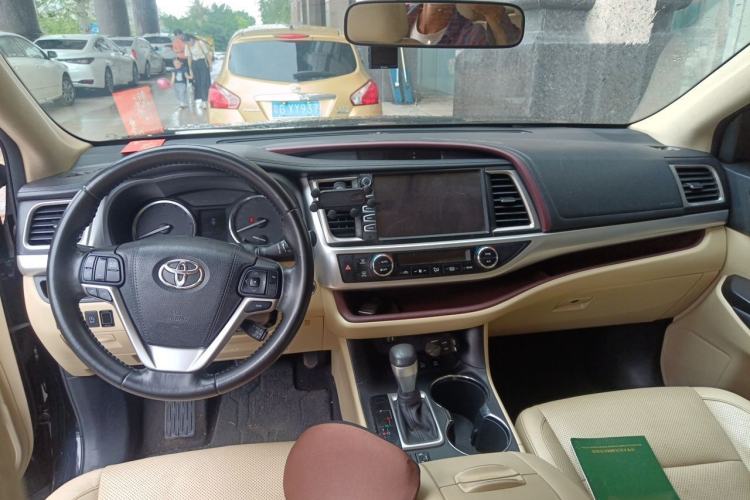 Used Toyota Highlander 2015 2.0T Four-Wheel Drive Luxury Edition 7-Seater Center Console