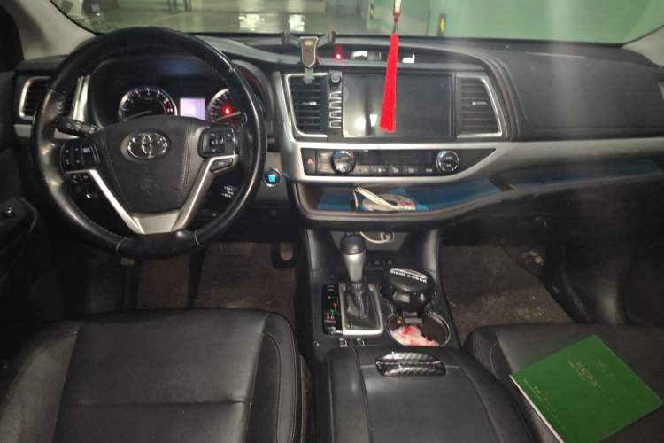 Used Toyota Highlander 2015 2.0T Four-Wheel Drive Luxury Edition 7-Seater Center Console