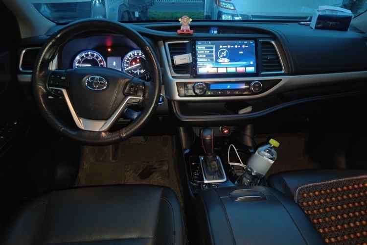 Used Toyota Highlander 2015 2.0T Four-Wheel Drive Luxury Edition 7-Seater Center Console