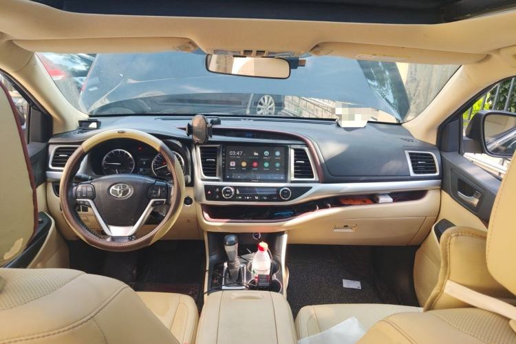Used Toyota Highlander 2015 2.0T Four-Wheel Drive Luxury Edition 7-Seater Center Console