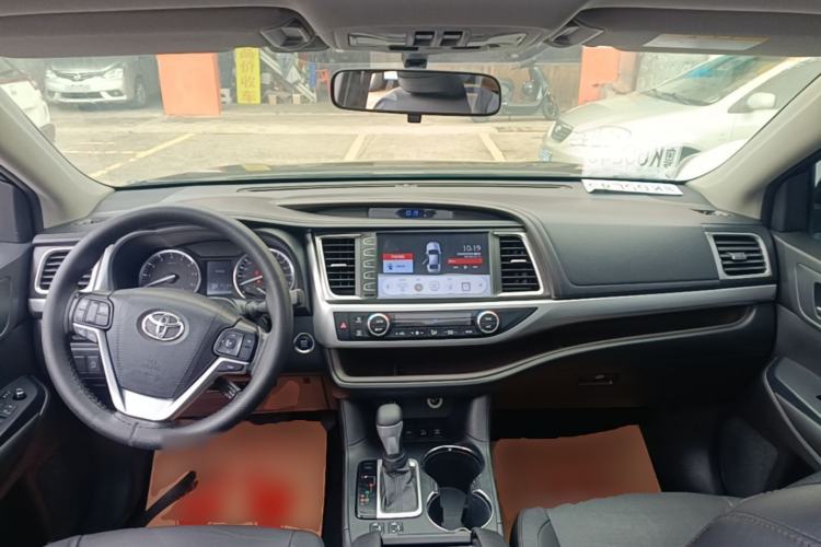 Used Toyota Highlander 2015 2.0T Four-Wheel Drive Luxury Edition 7-Seater Center Console