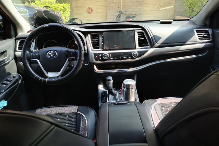 Used Toyota Highlander 2015 2.0T Four-Wheel Drive Luxury Edition 7-Seater Center Console