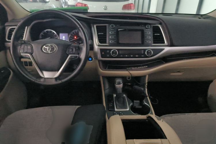 Used Toyota Highlander 2015 2.0T Four-Wheel Drive Luxury Edition 7-Seater Center Console