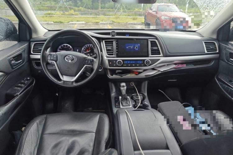 Used Toyota Highlander 2015 2.0T Four-Wheel Drive Luxury Edition 7-Seater Center Console