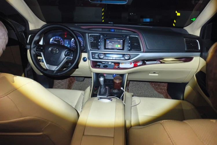 Used Toyota Highlander 2015 2.0T Four-Wheel Drive Luxury Edition 7-Seater Center Console