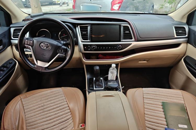 Used Toyota Highlander 2015 2.0T Two-Wheel Drive Elite Edition 7 Seats Center Console