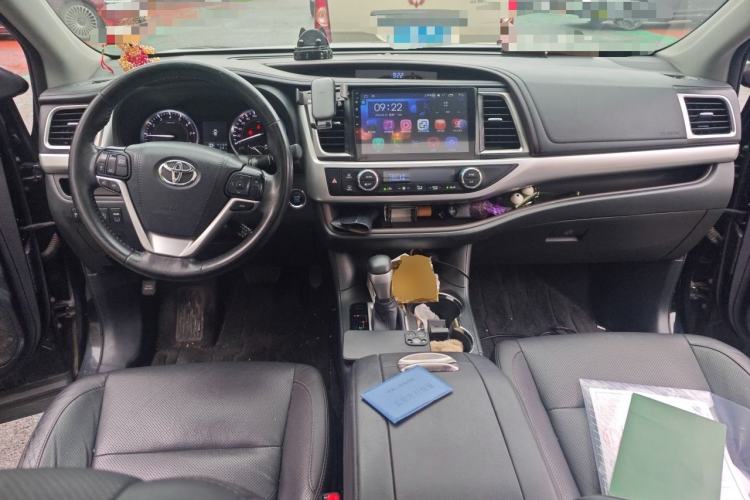Used Toyota Highlander 2015 2.0T Four-Wheel Drive Luxury Edition 7-Seater Center Console