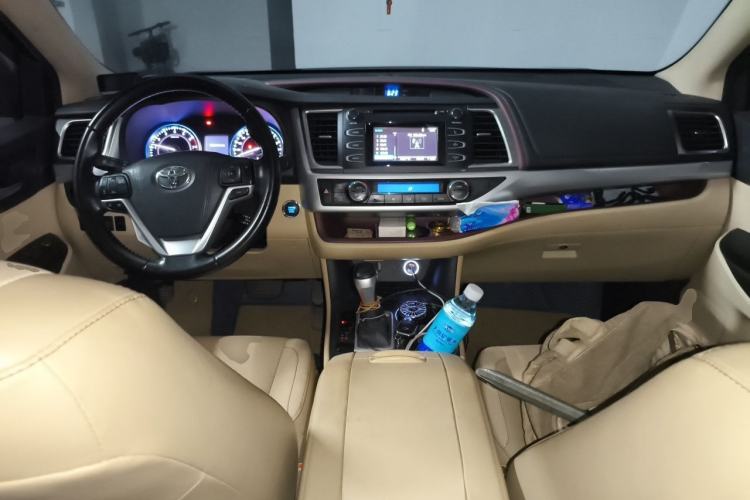 Used Toyota Highlander 2015 2.0T Four-Wheel Drive Luxury Edition 7-Seater Center Console