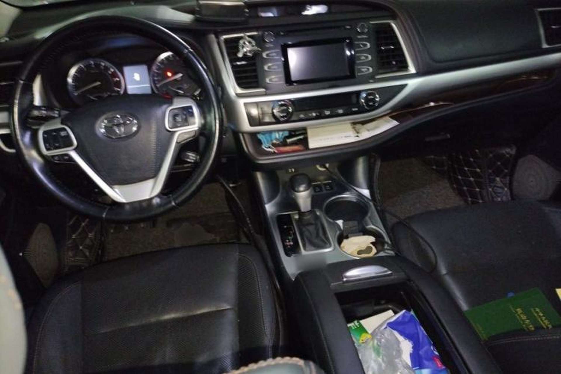 Used Toyota Highlander 2015 2.0T Four-Wheel Drive Luxury Edition 7-Seater Center Console