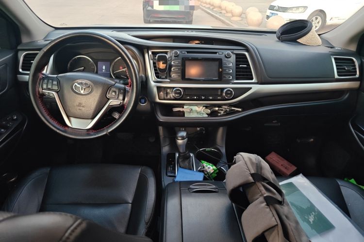 Used Toyota Highlander 2015 2.0T Four-Wheel Drive Luxury Edition 7-Seater Center Console