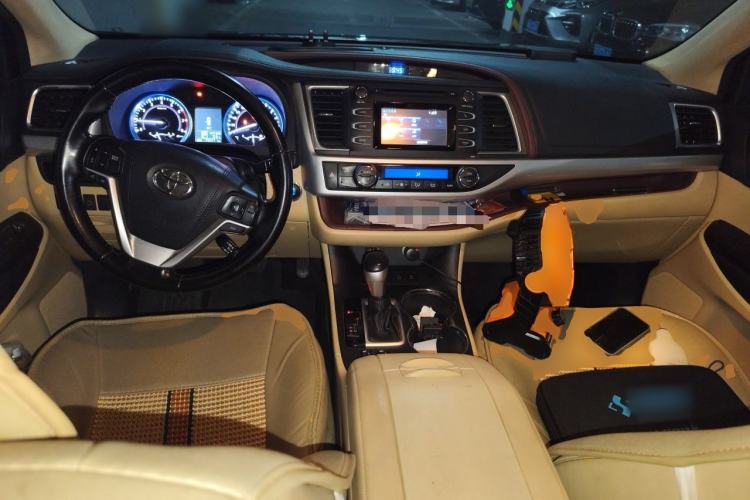 Used Toyota Highlander 2015 2.0T Four-Wheel Drive Luxury Edition 7-Seater Center Console