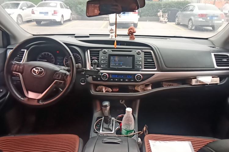 Used Toyota Highlander 2015 2.0T Four-Wheel Drive Luxury Edition 7-Seater Center Console
