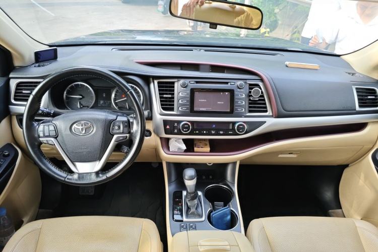 Used Toyota Highlander 2015 2.0T Four-Wheel Drive Luxury Edition 7-Seater Center Console