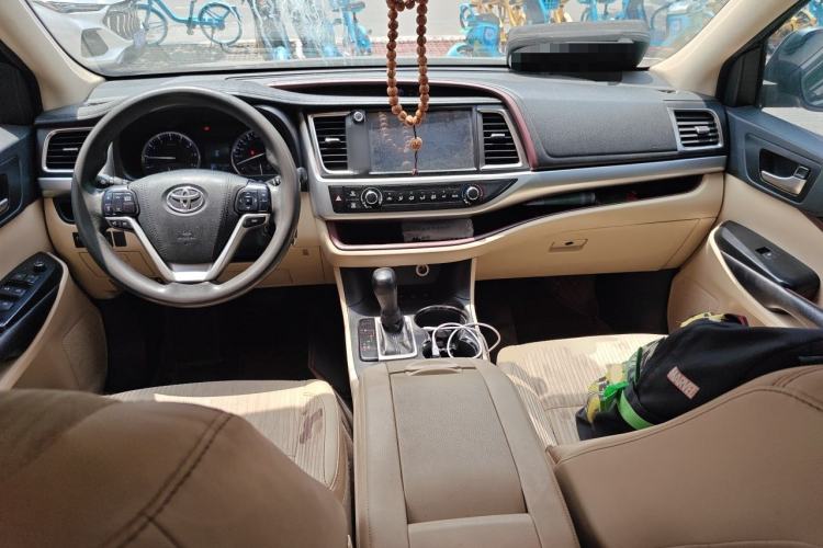Used Toyota Highlander 2015 2.0T Four-Wheel Drive Elite Edition 7-Seater Center Console