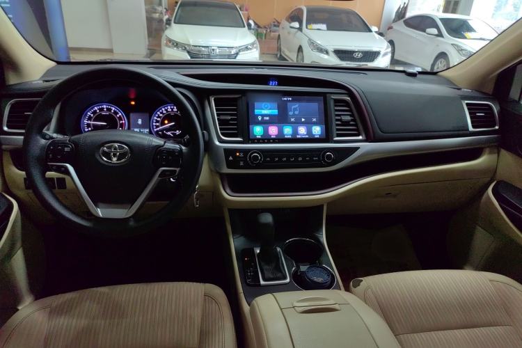 Used Toyota Highlander 2015 2.0T Four-Wheel Drive Elite Edition 7-Seater Center Console